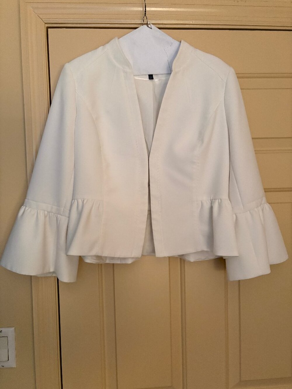 White House Black Market White Bell Sleeve Peplum Blazer Size 10